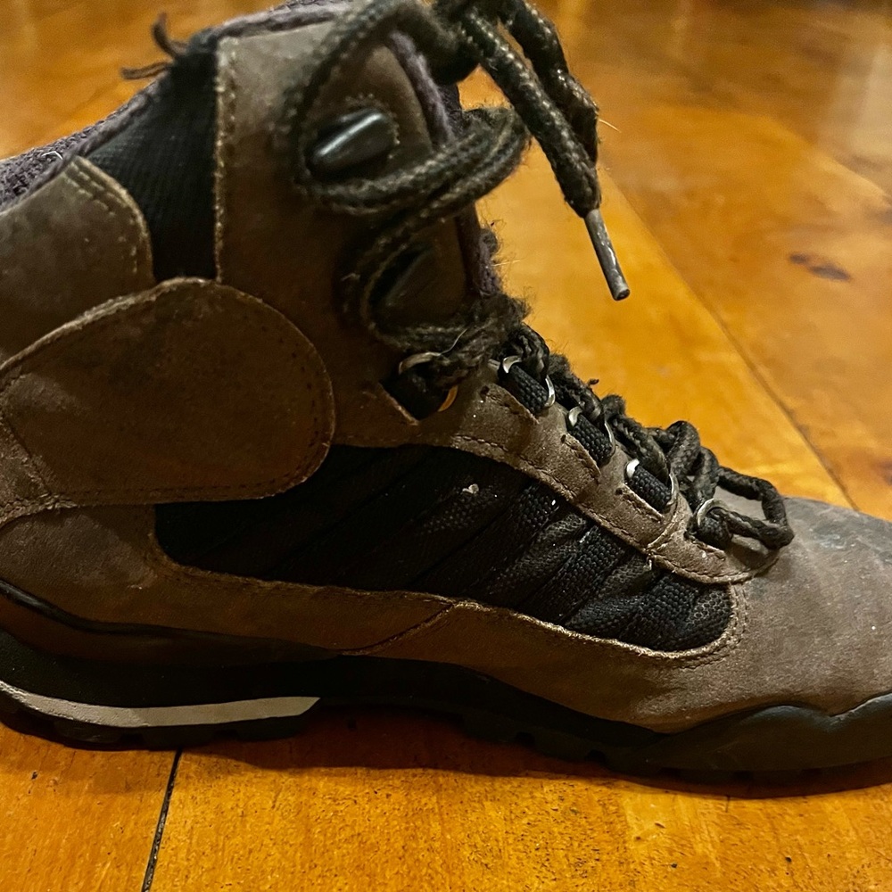 VINTAGE early 90s K Swiss Hiking Boot